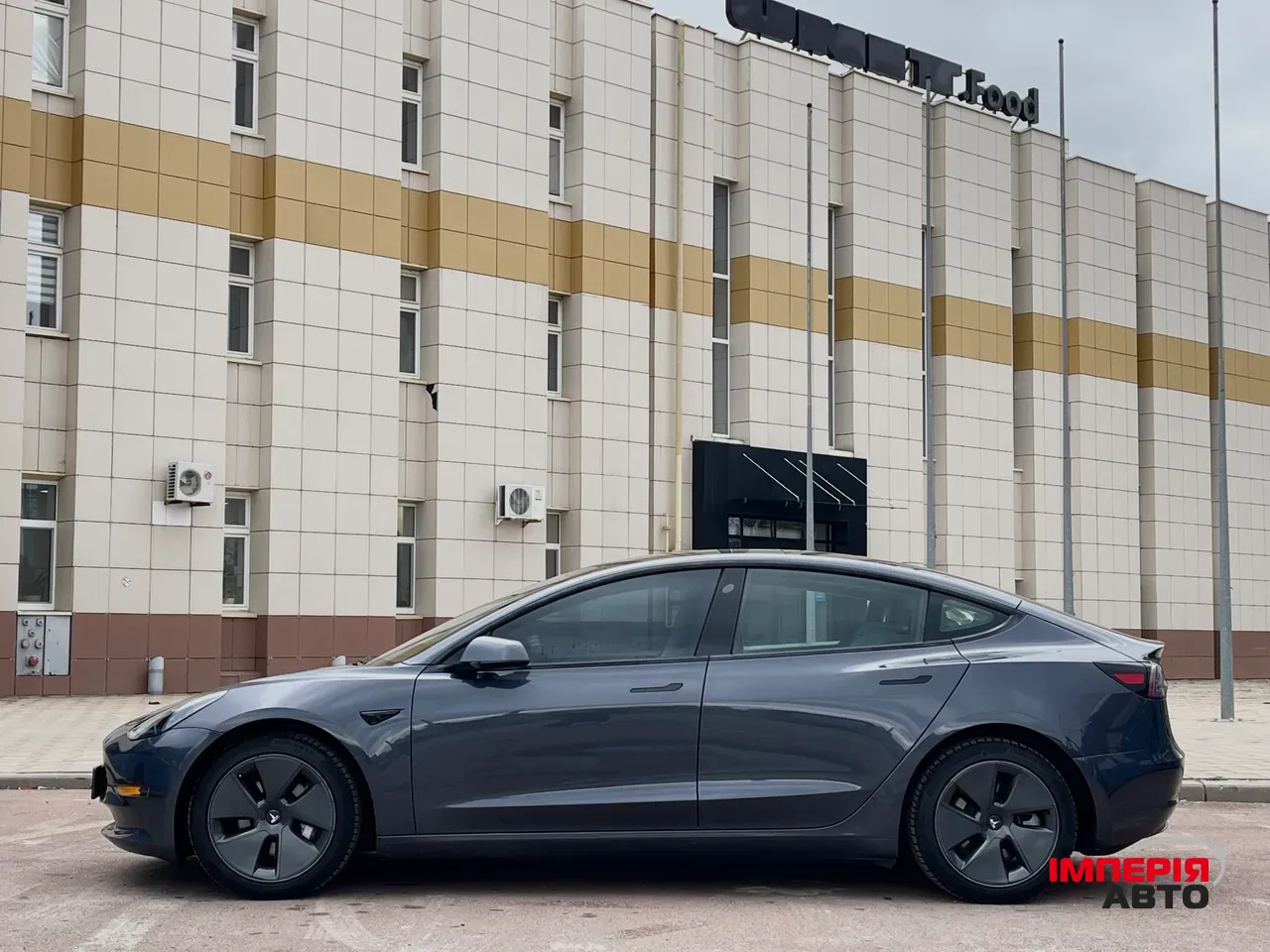 Tesla Model 3 - фото 5