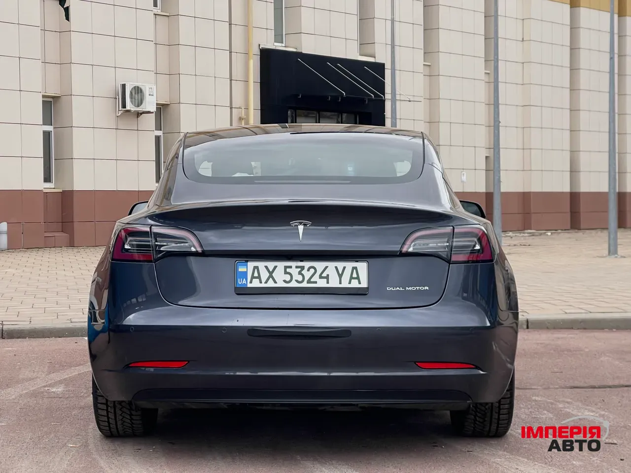 Tesla Model 3 - фото 7