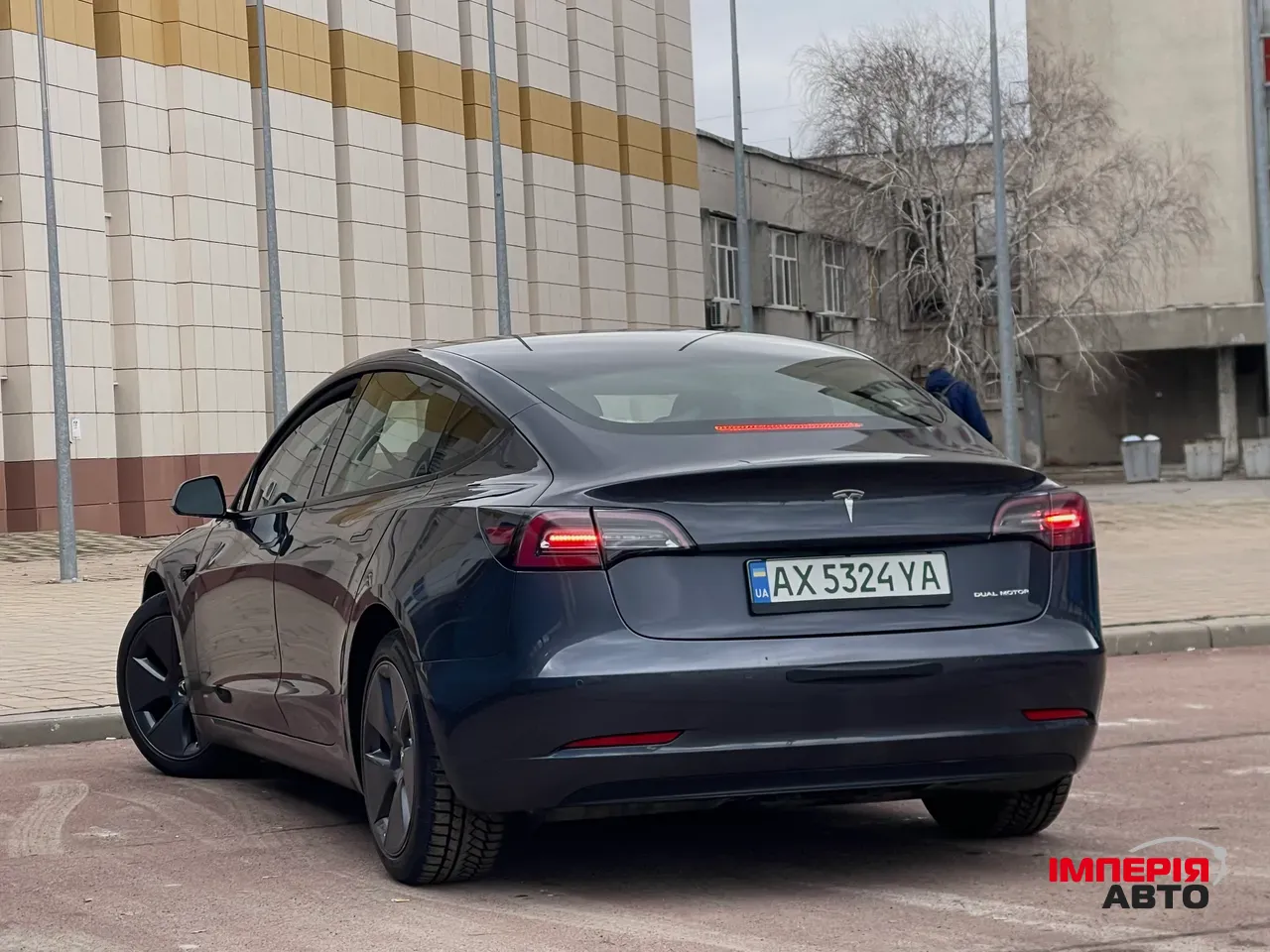 Tesla Model 3 - фото 6