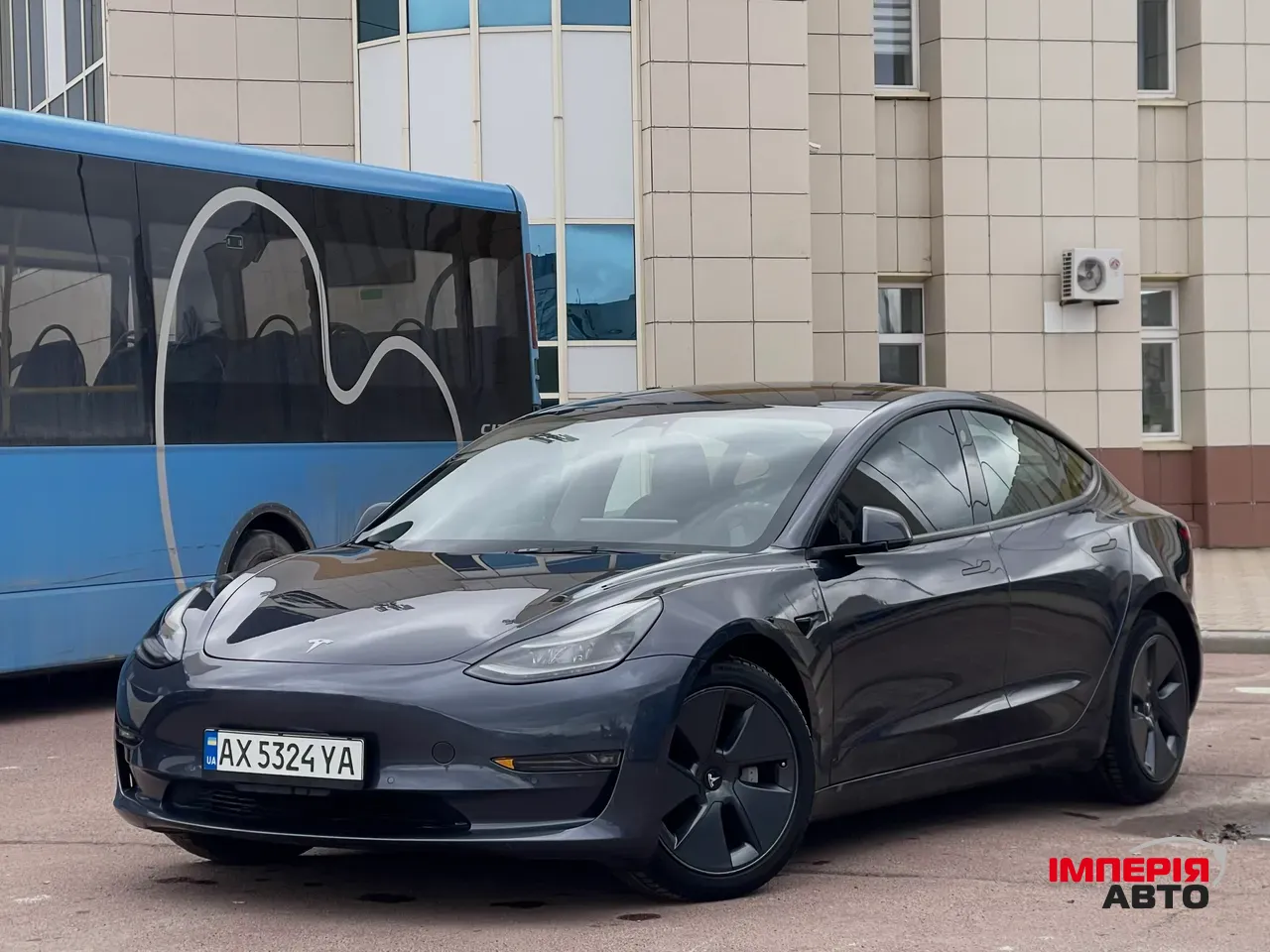 Tesla Model 3 - фото 4