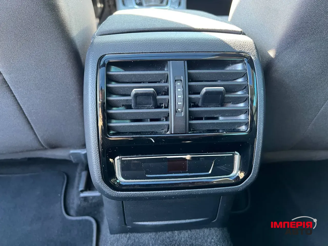 Volkswagen Passat - фото 31