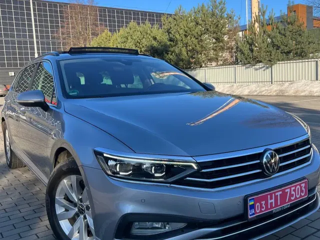 Volkswagen Passat - фото 1