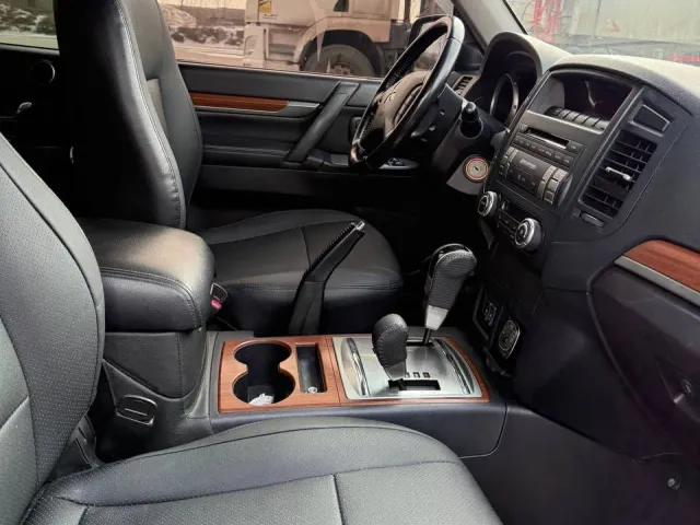 Mitsubishi Pajero - фото 2