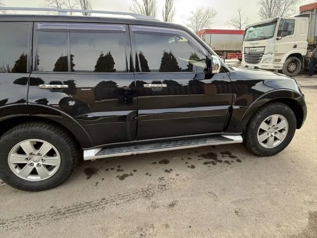 Mitsubishi Pajero - фото 4