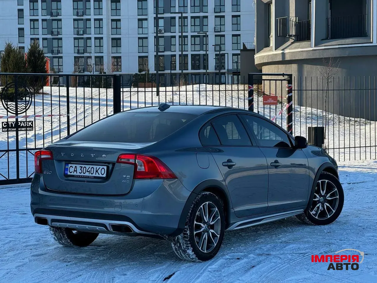 Volvo S60 Cross Country - фото 13