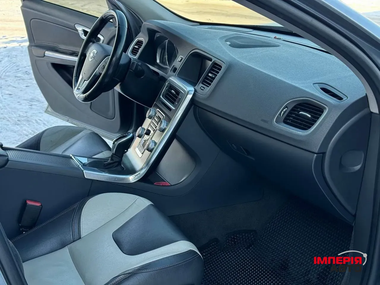 Volvo S60 Cross Country - фото 4