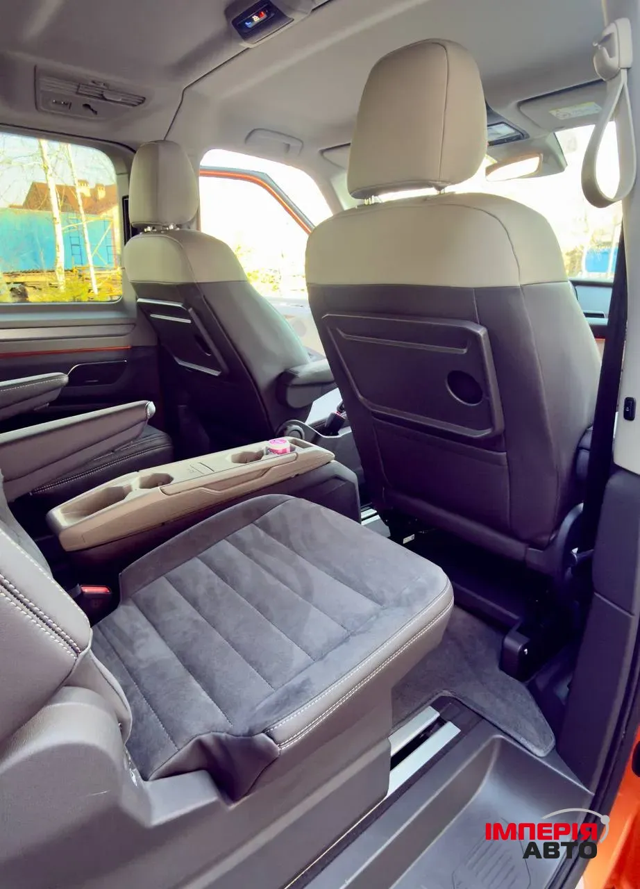 Volkswagen Multivan - фото 30