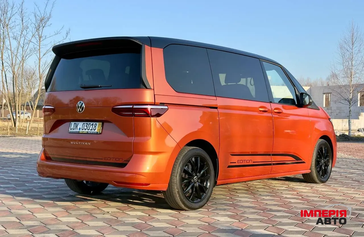 Volkswagen Multivan - фото 5