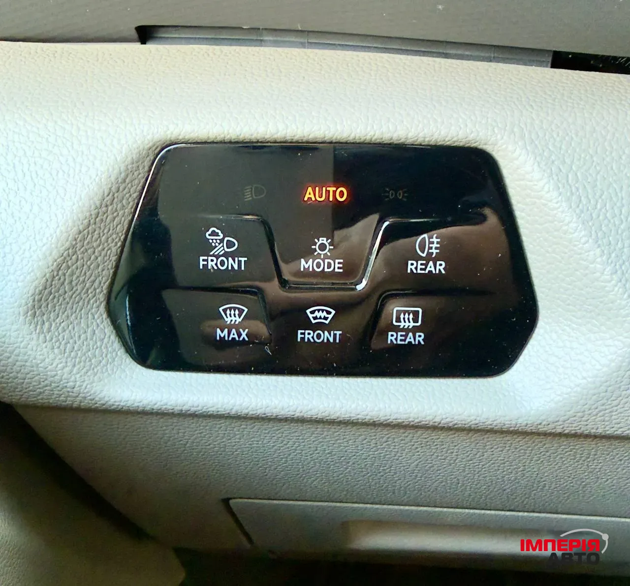 Volkswagen Multivan - фото 44