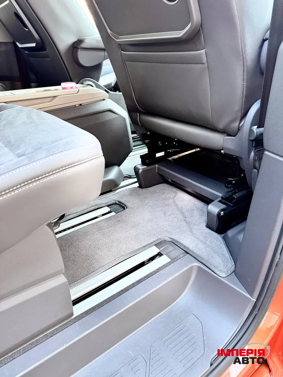 Volkswagen Multivan - фото 36