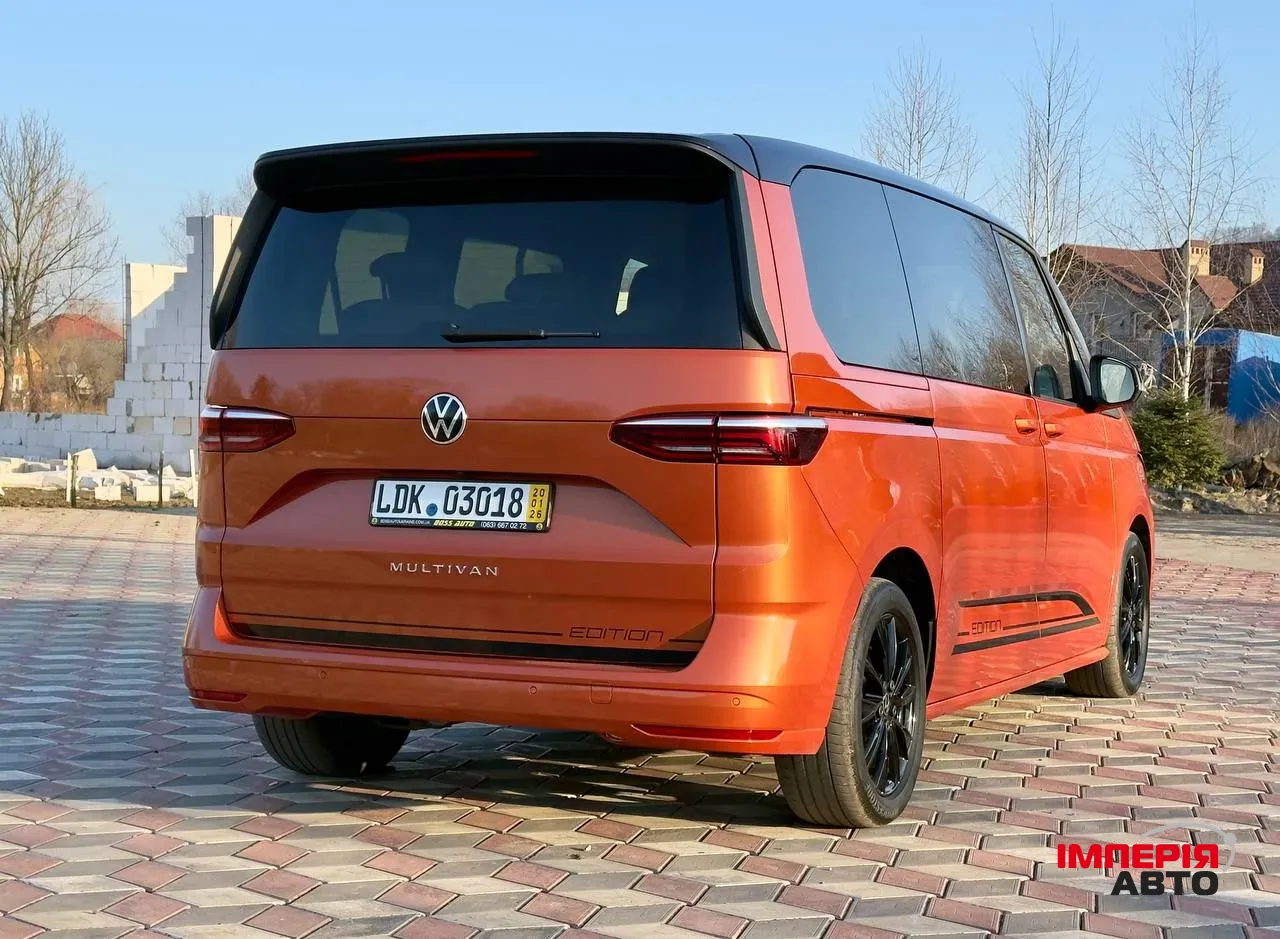 Volkswagen Multivan - фото 6