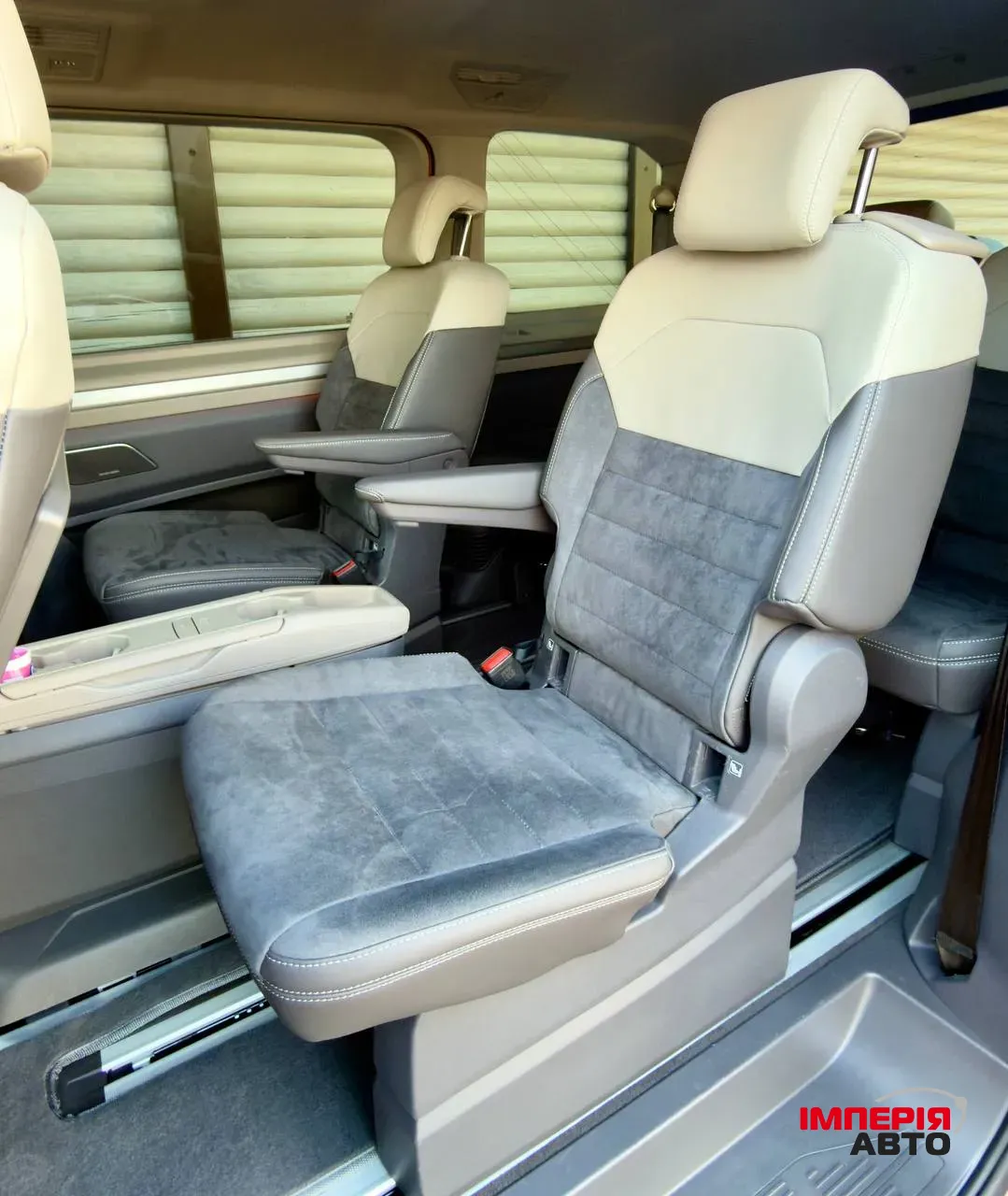 Volkswagen Multivan - фото 29