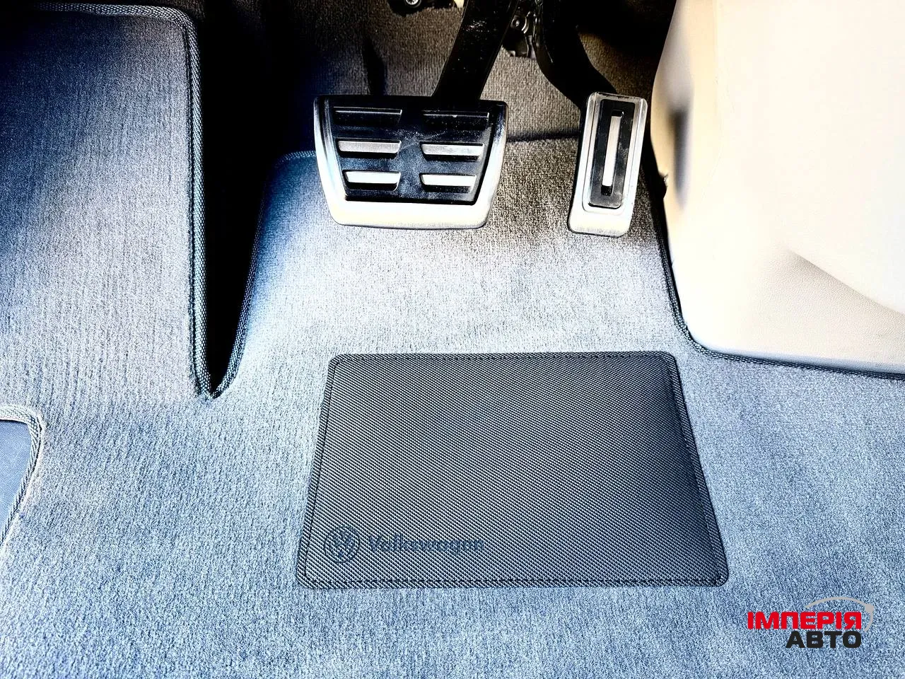 Volkswagen Multivan - фото 63