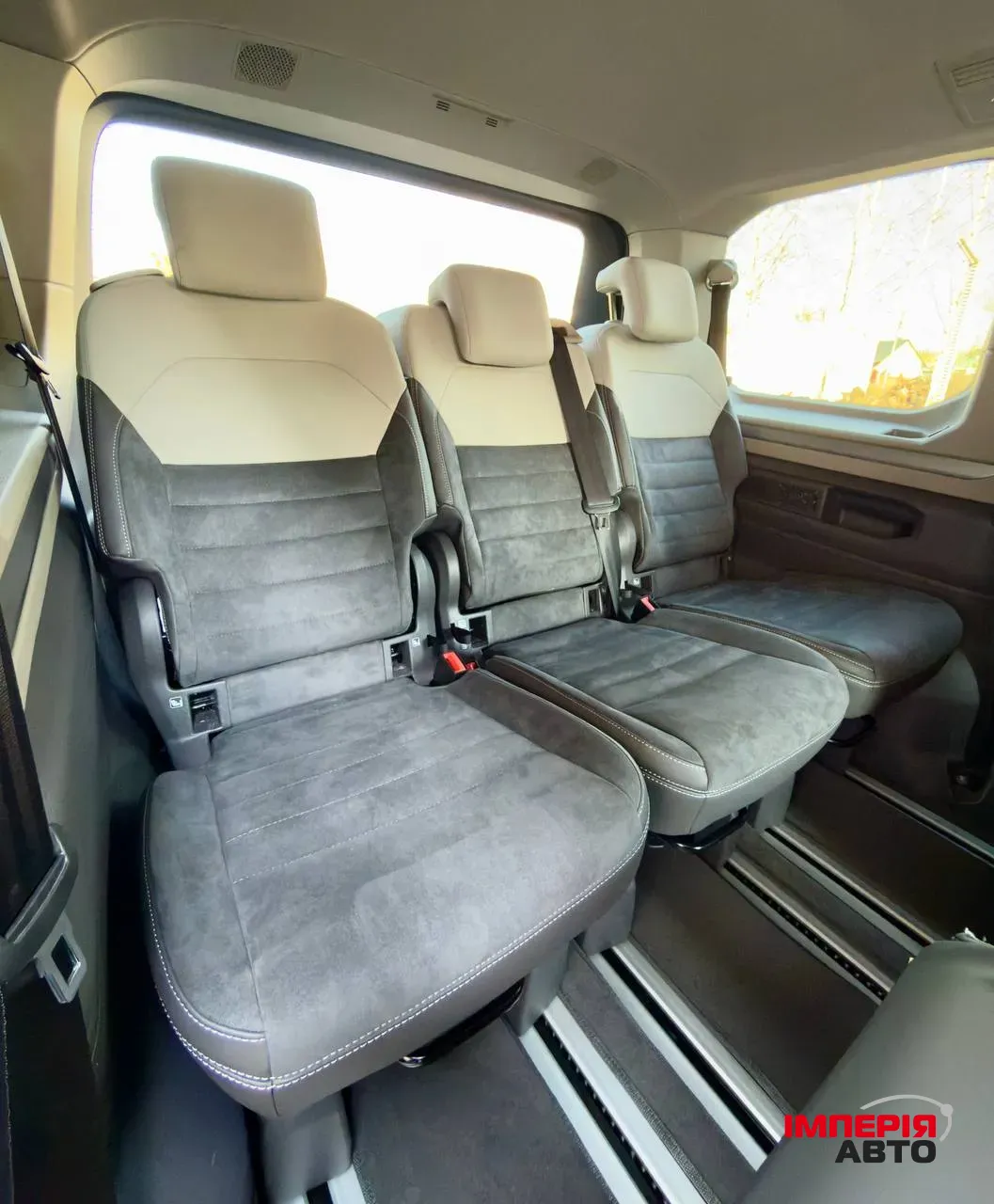 Volkswagen Multivan - фото 34