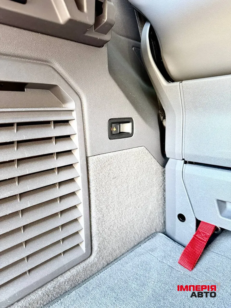 Volkswagen Multivan - фото 68