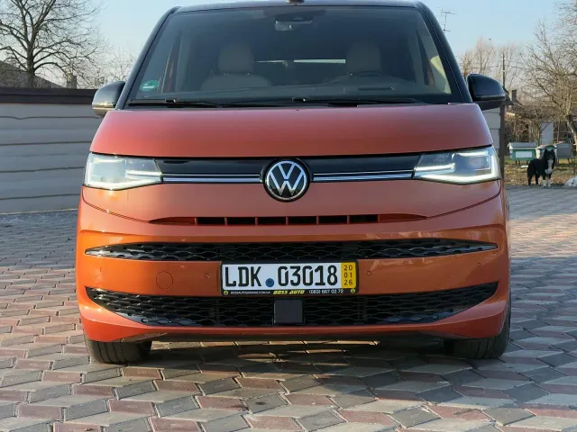 Volkswagen Multivan - фото 1