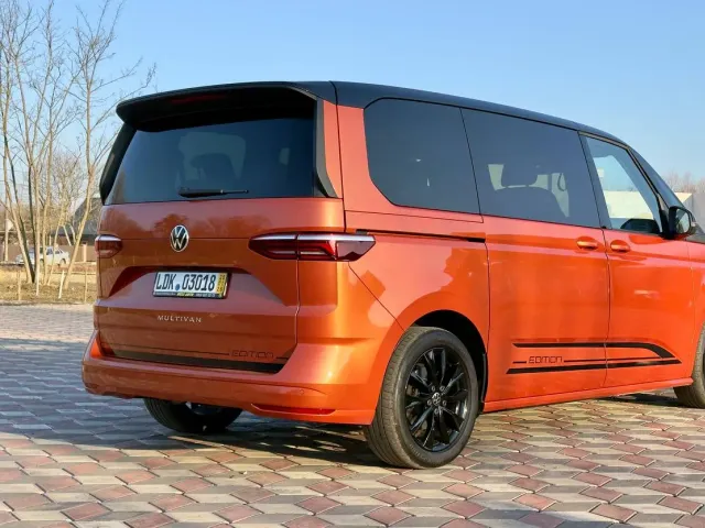 Volkswagen Multivan - фото 5