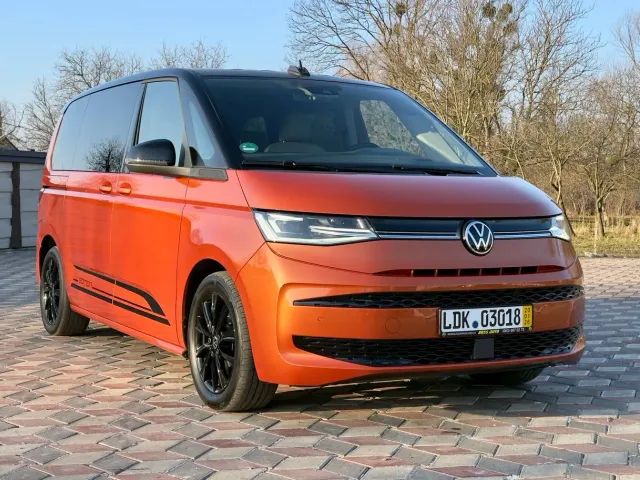 Volkswagen Multivan - фото 2