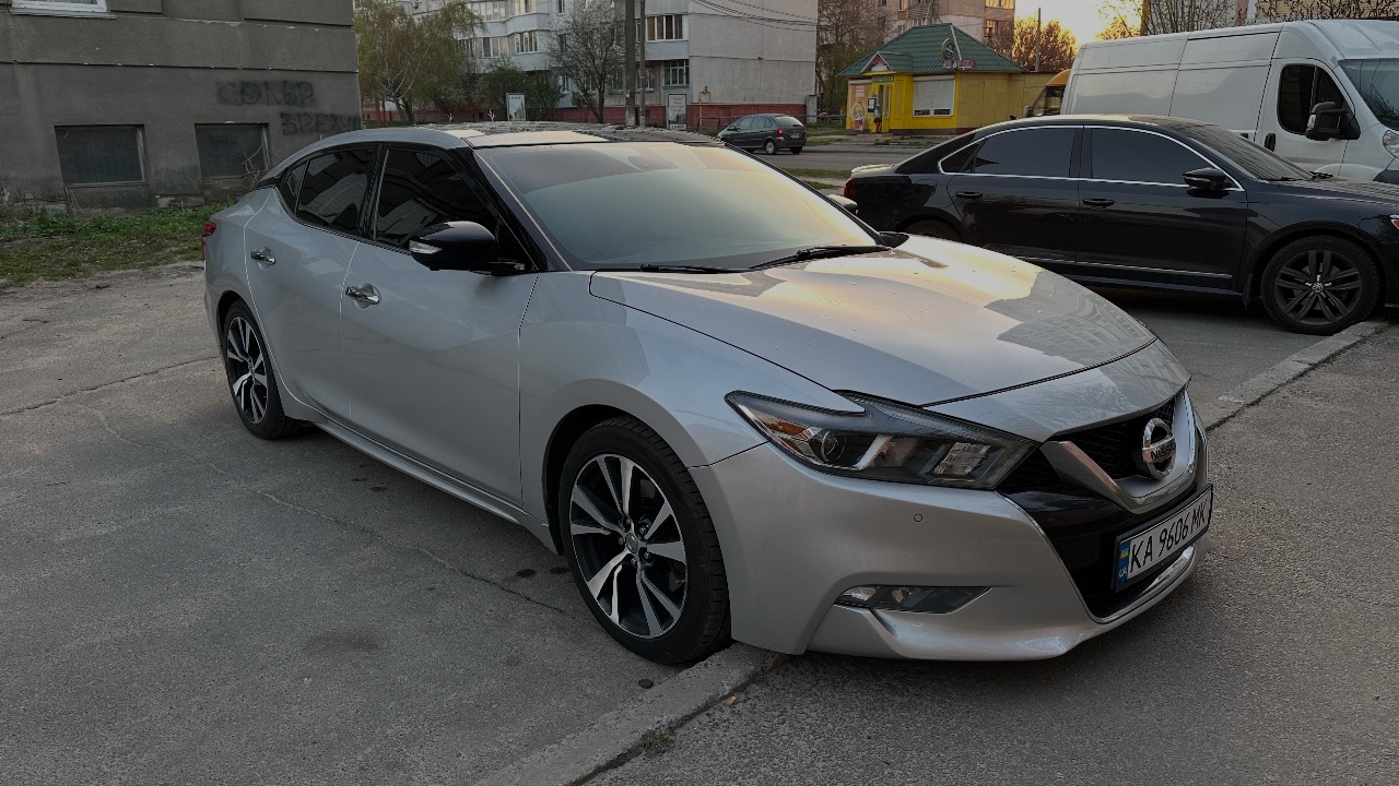 Nissan Maxima - фото 1