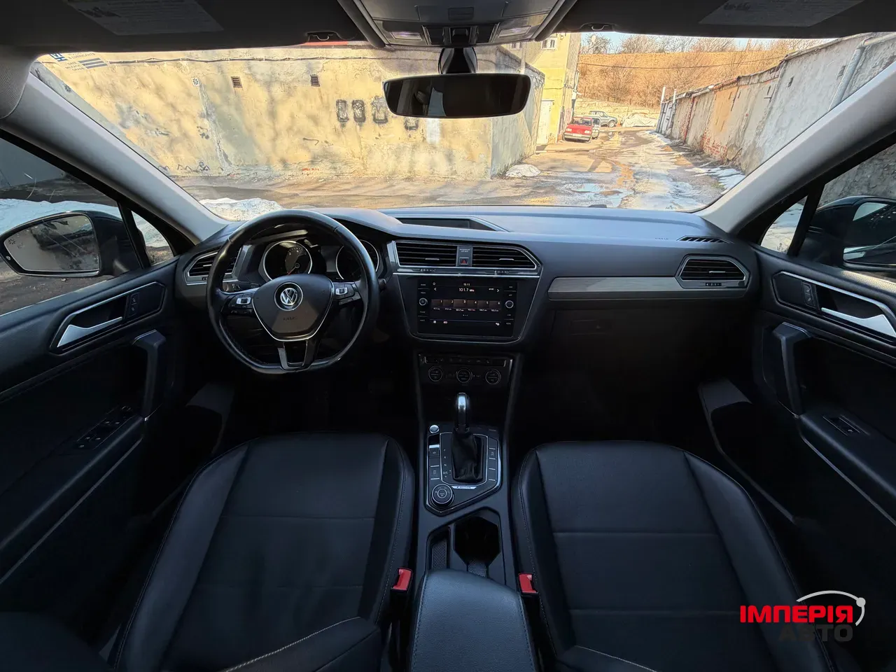 Volkswagen Tiguan - фото 12