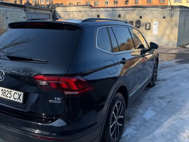 Volkswagen Tiguan - фото 5