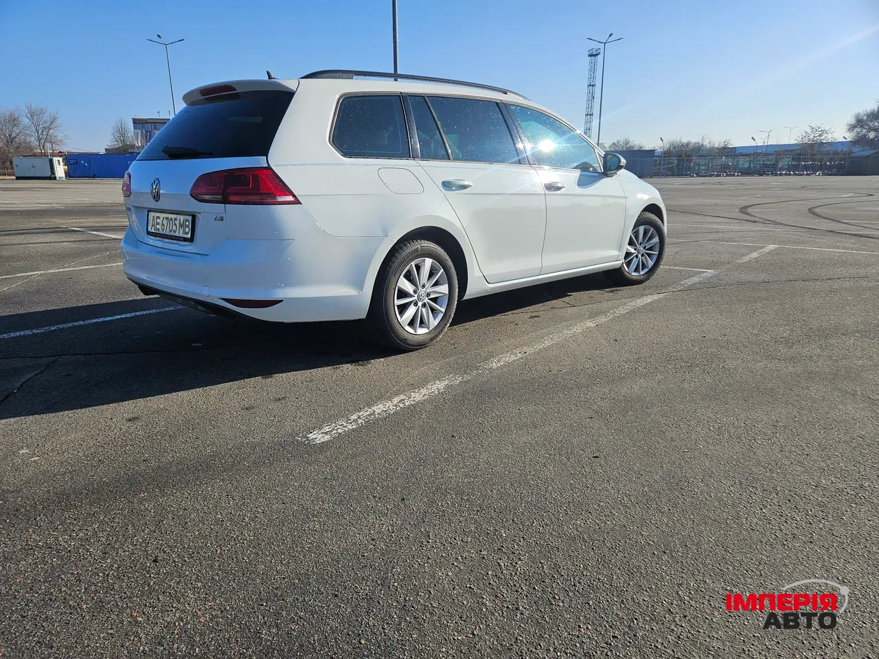 Volkswagen Golf - фото 8