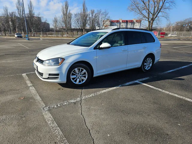 Volkswagen Golf - фото 1