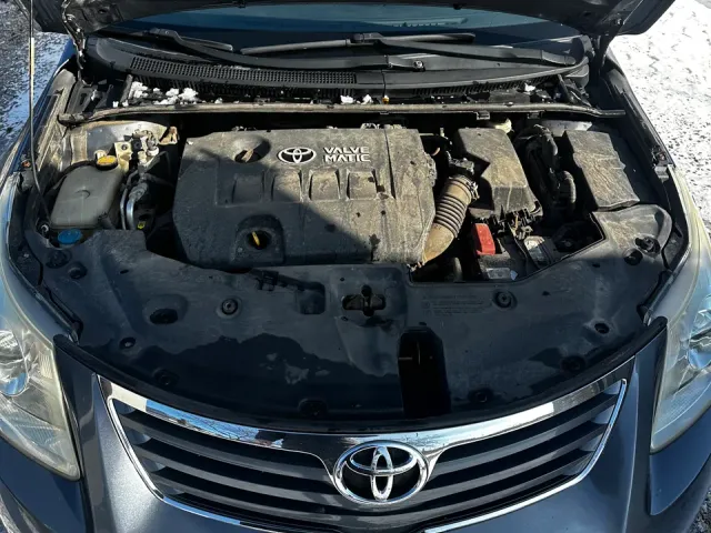 Toyota Avensis - фото 3