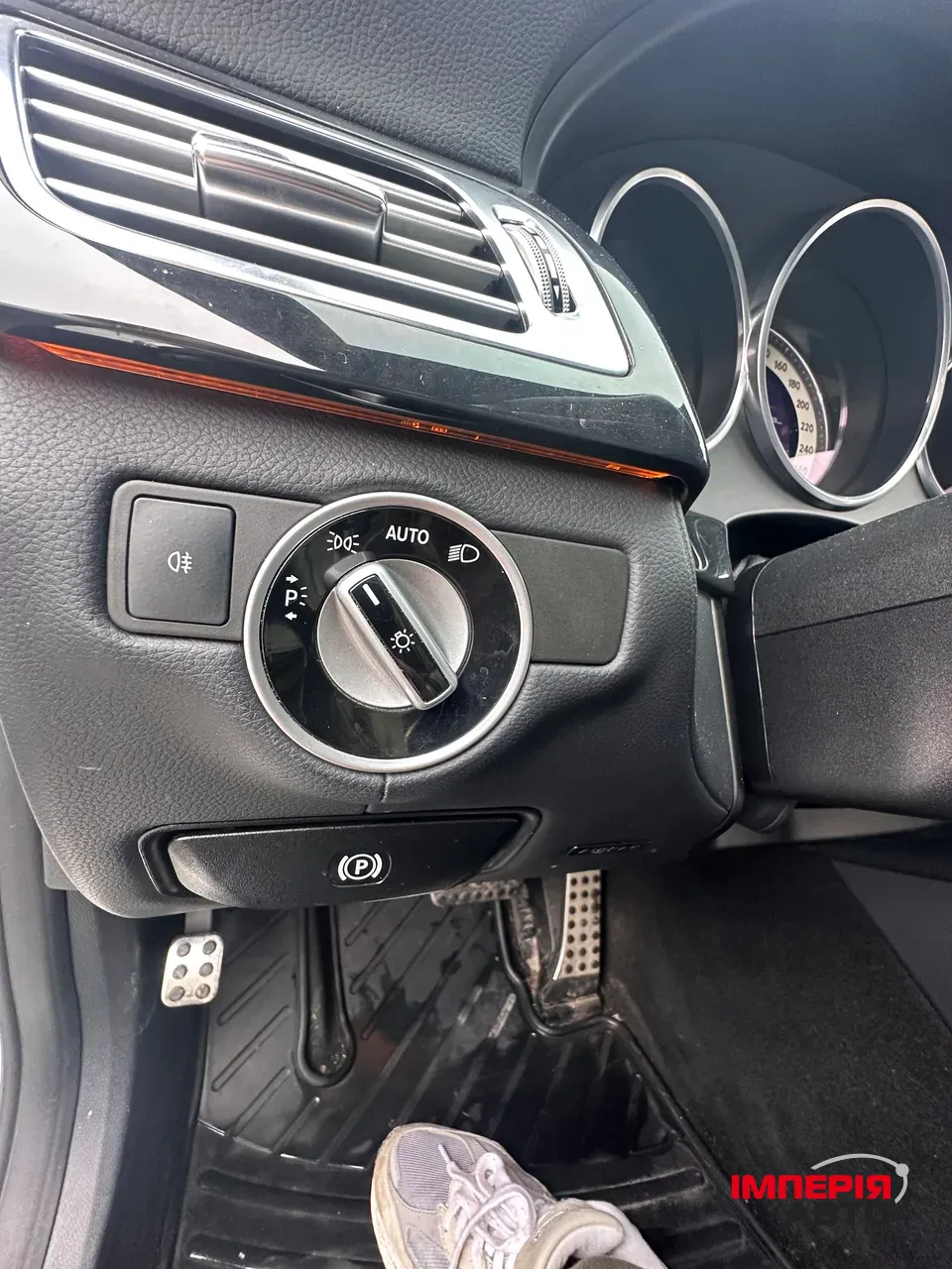 Mercedes-Benz CLS - фото 12