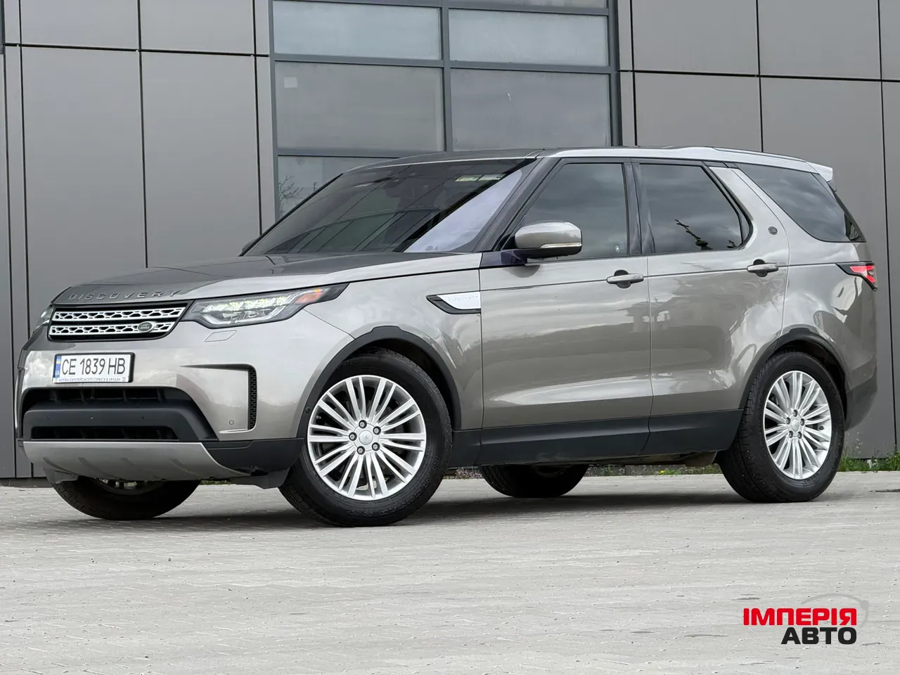 Land Rover Discovery - фото 1