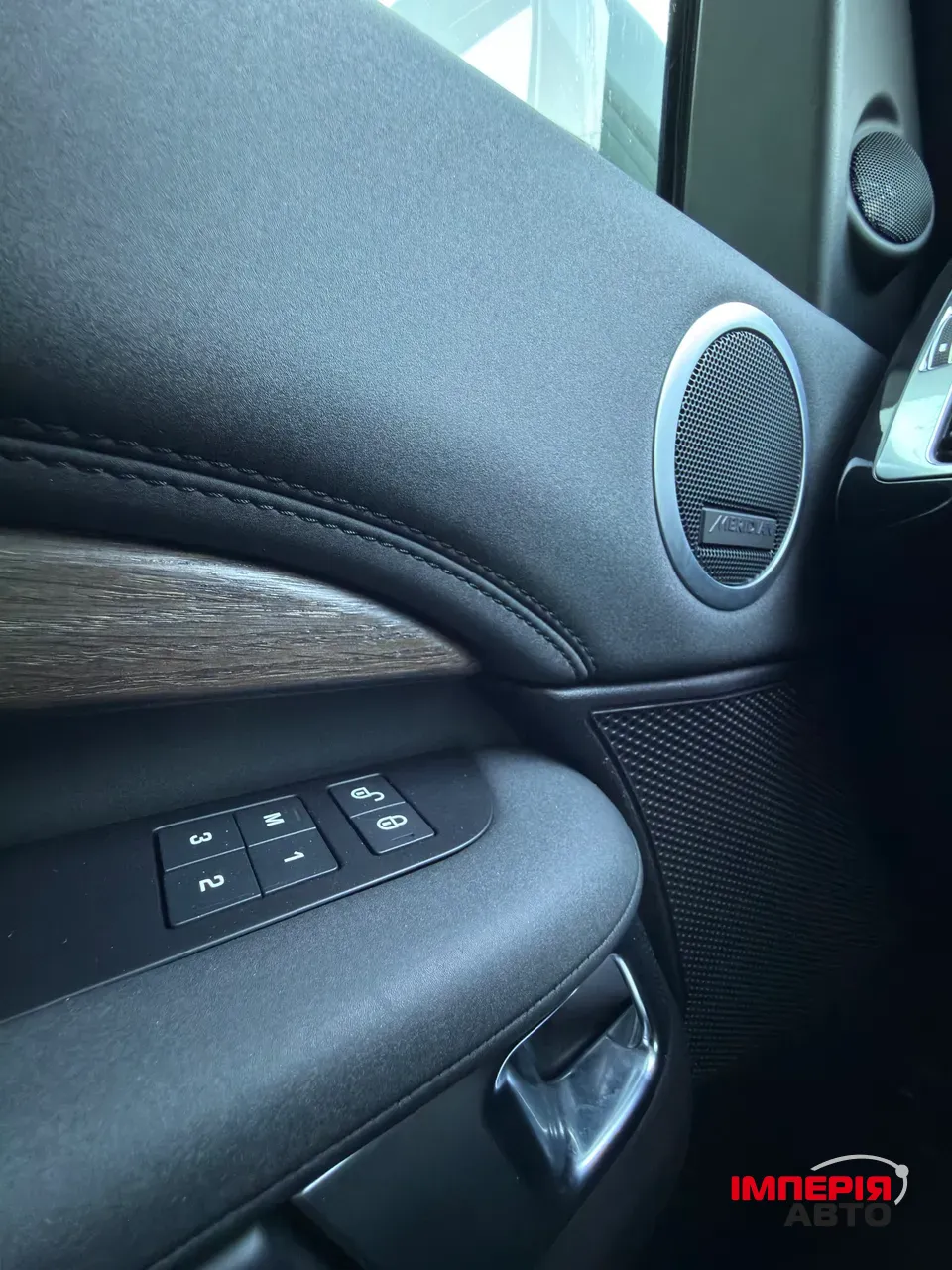 Land Rover Discovery - фото 36