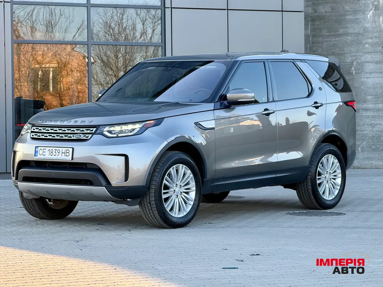 Land Rover Discovery - фото 1