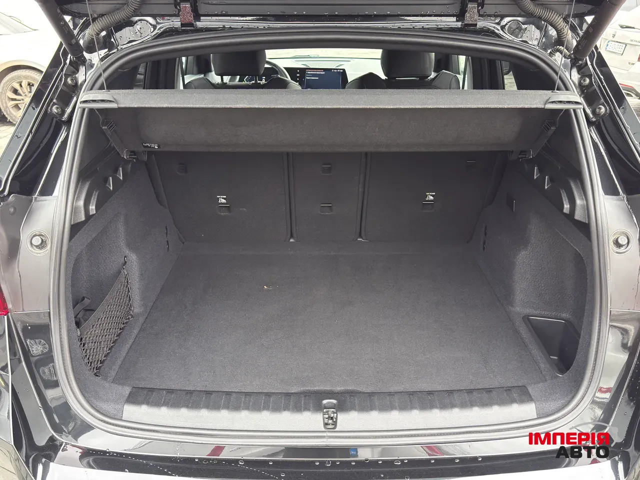 BMW iX1 - фото 12