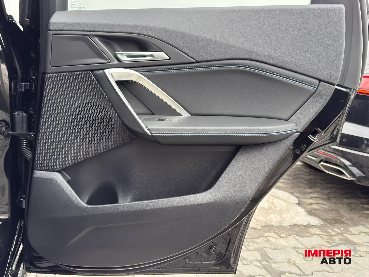 BMW iX1 - фото 25