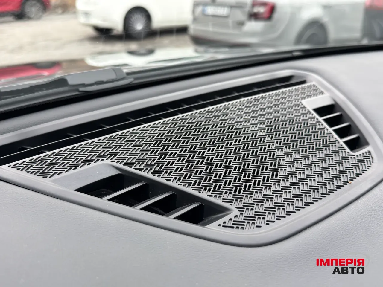 BMW iX1 - фото 23