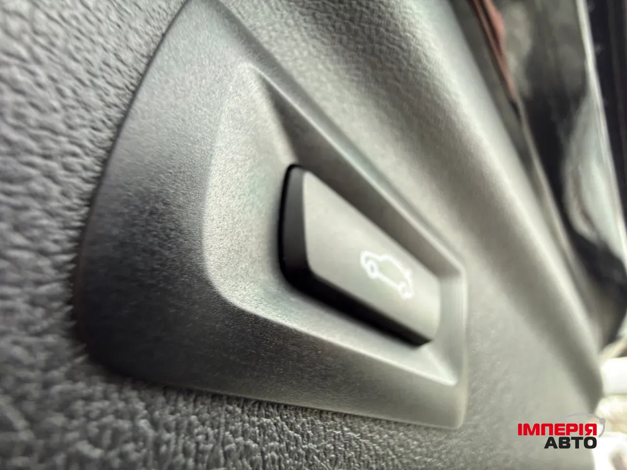 BMW iX1 - фото 40