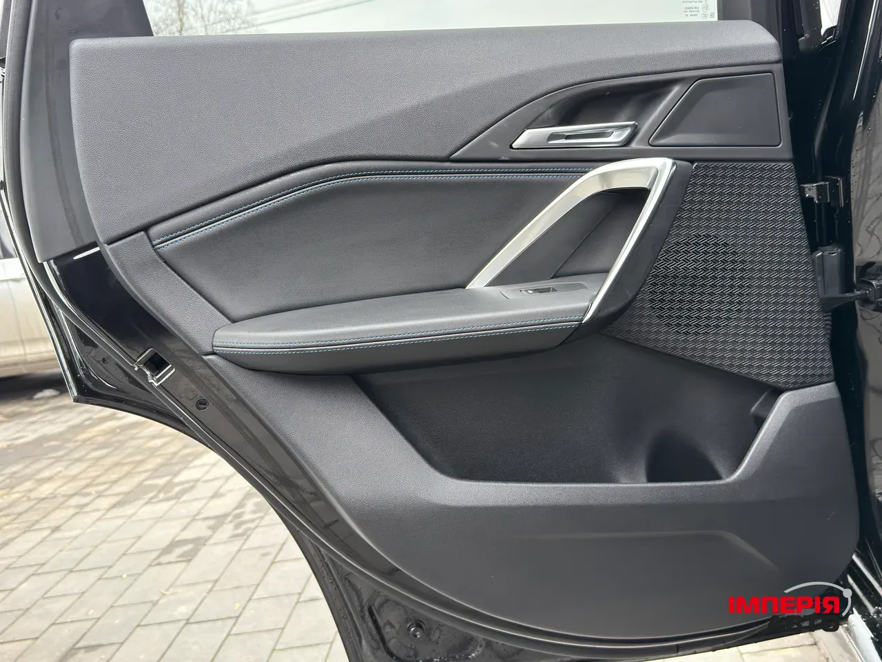 BMW iX1 - фото 27