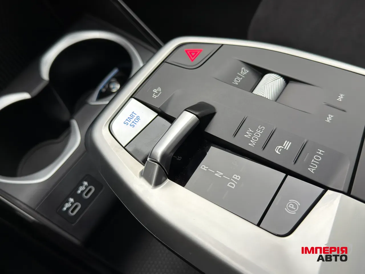 BMW iX1 - фото 19