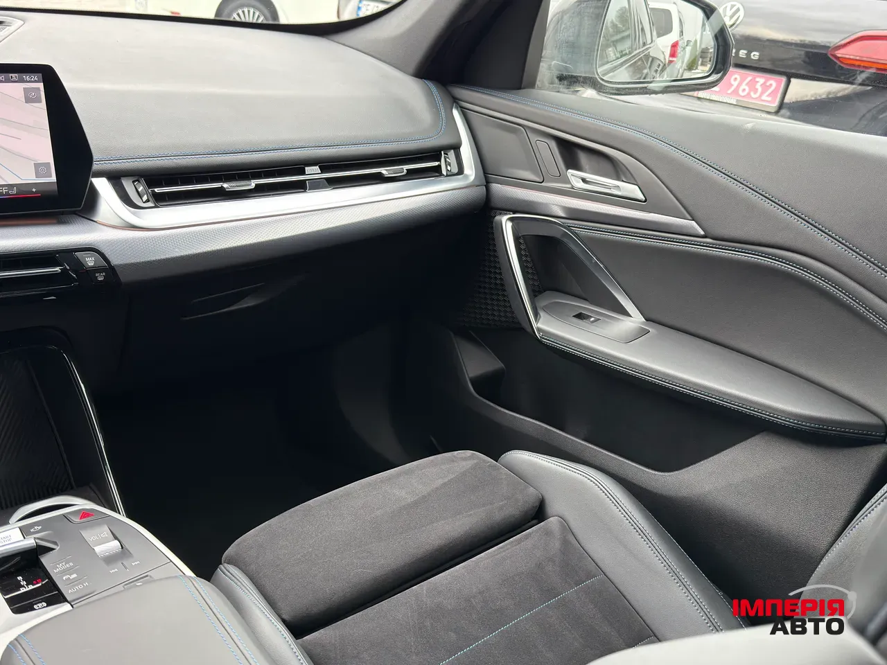 BMW iX1 - фото 14