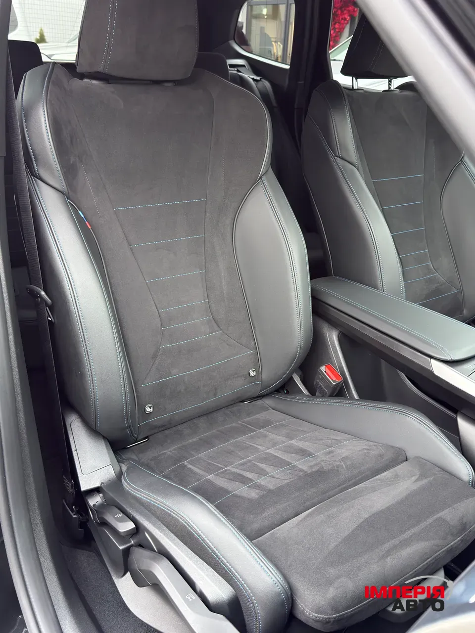 BMW iX1 - фото 16