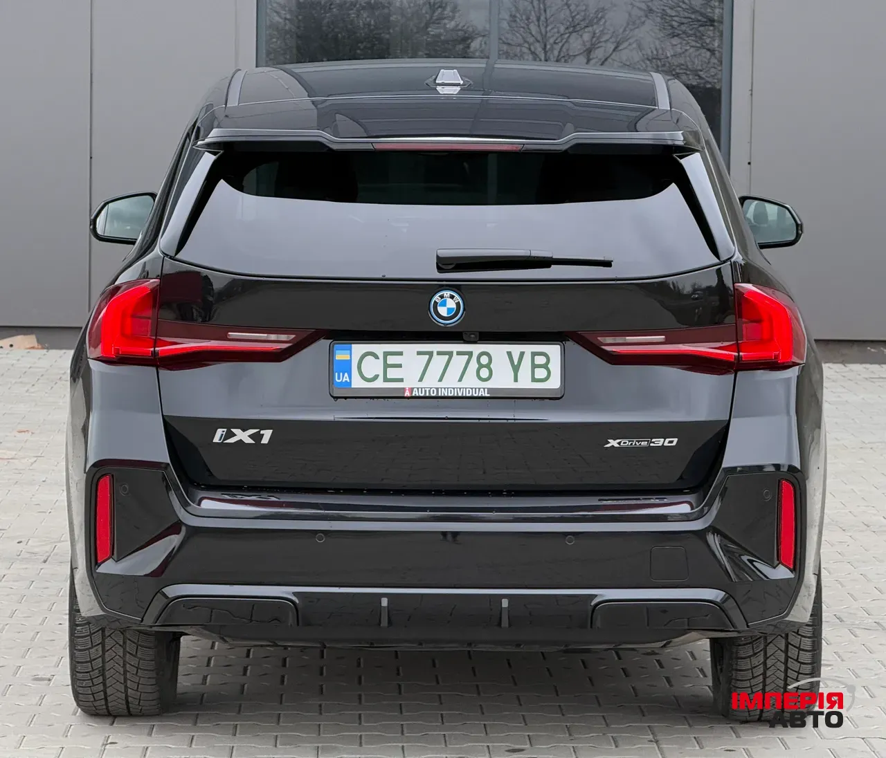 BMW iX1 - фото 8