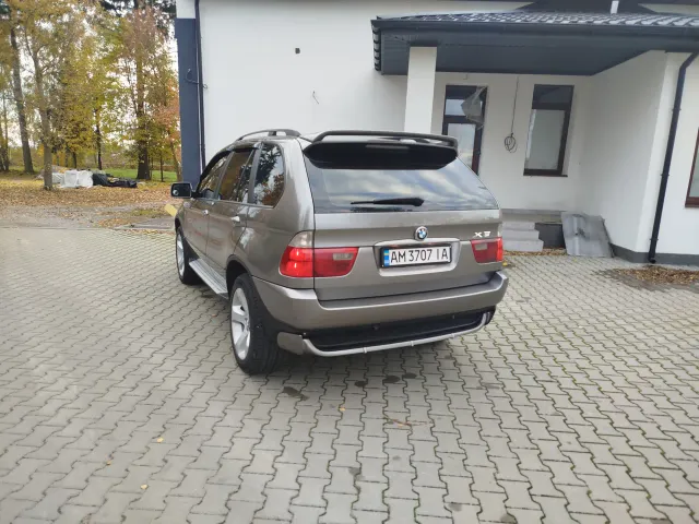 BMW X5 - фото 2