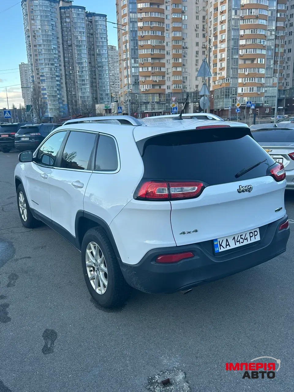 Jeep Cherokee - фото 2