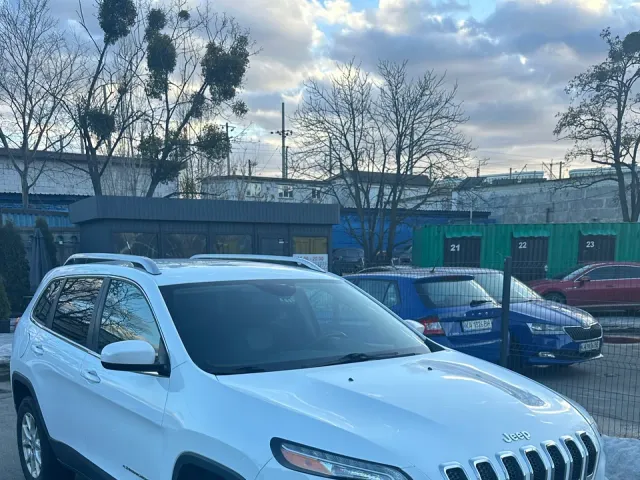 Jeep Cherokee - фото 1