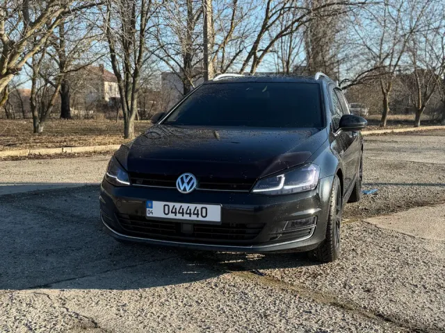 Volkswagen Golf - фото 1