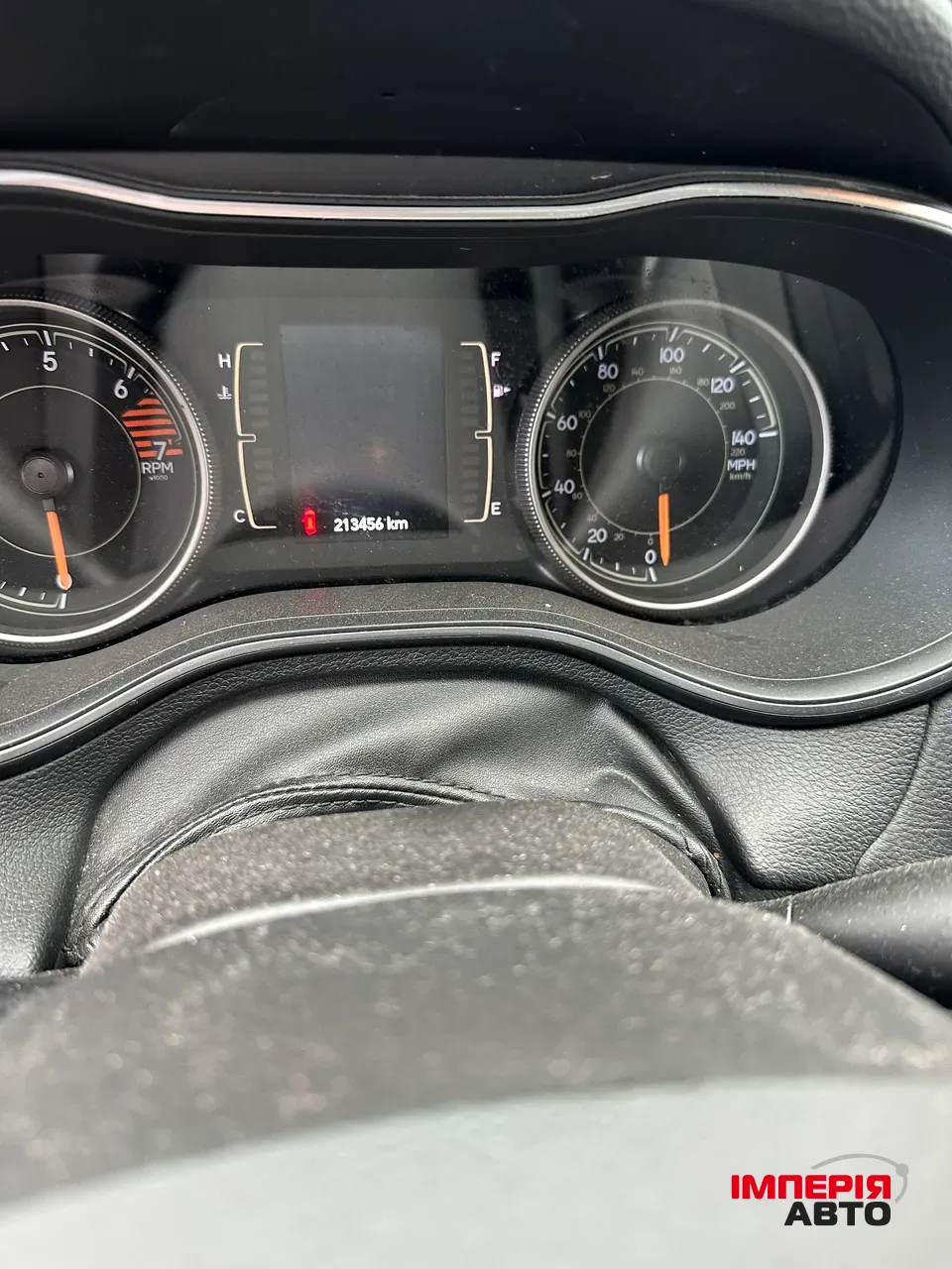 Jeep Cherokee - фото 4