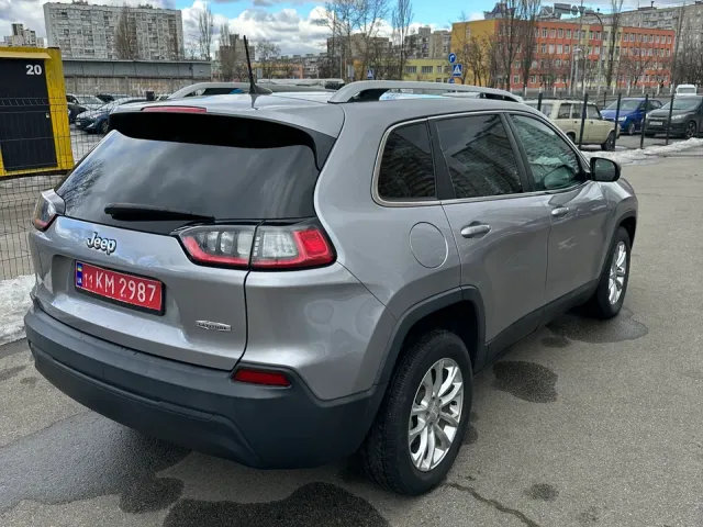 Jeep Cherokee - фото 2