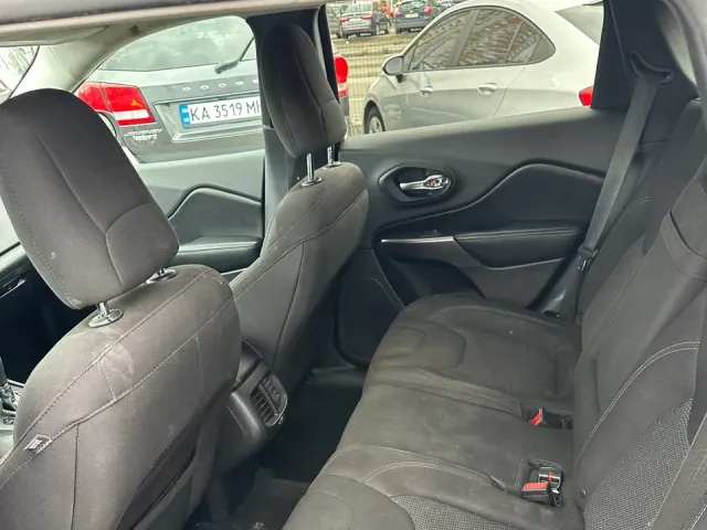 Jeep Cherokee - фото 5