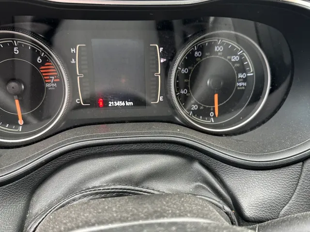 Jeep Cherokee - фото 4