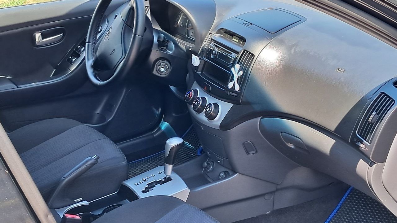 Hyundai Elantra - фото 42